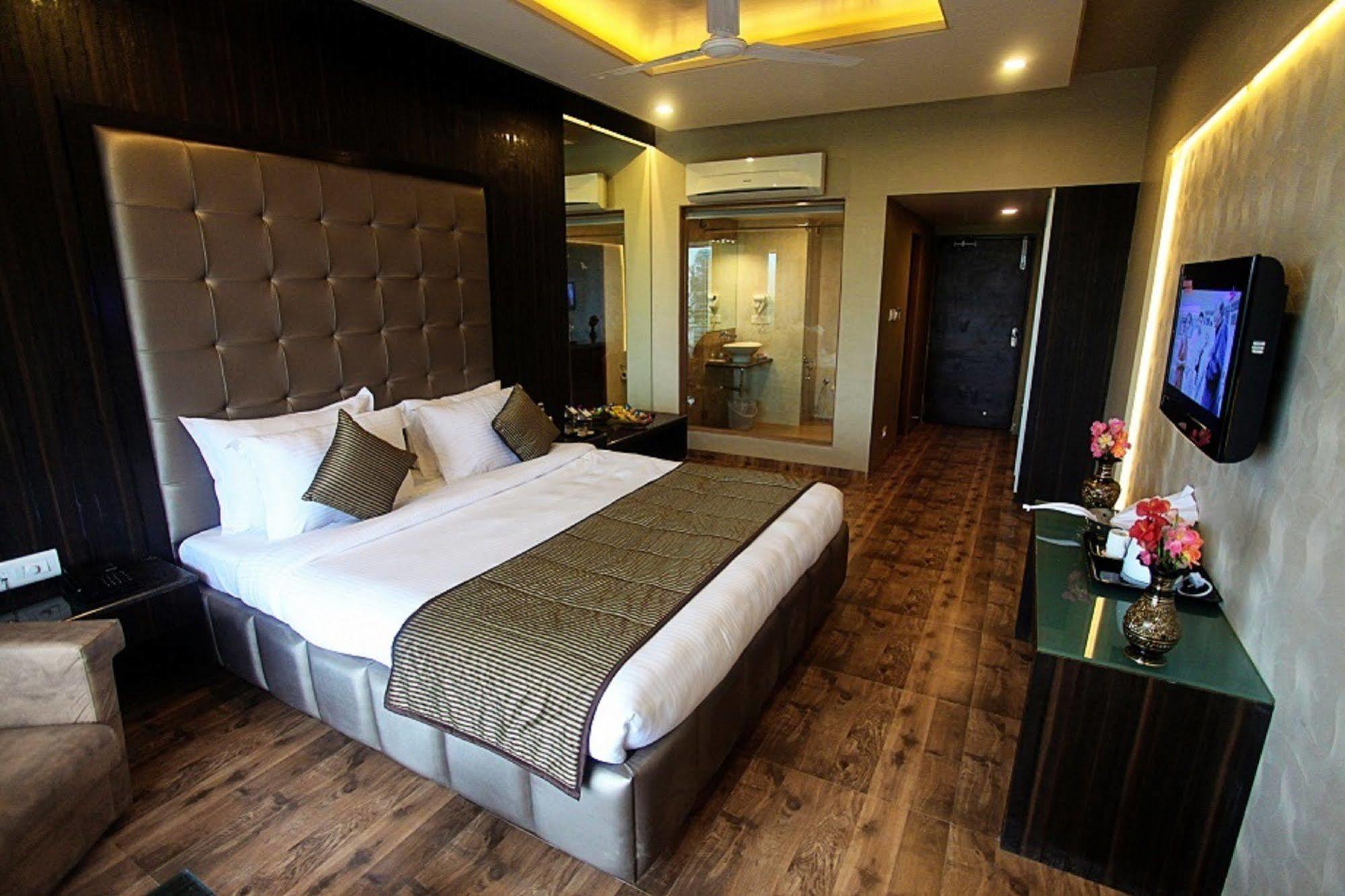 Patang Residency Hotel Saputara Luaran gambar